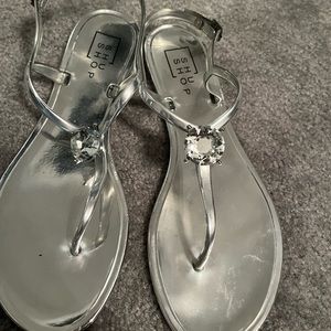 Diamond stud slippers